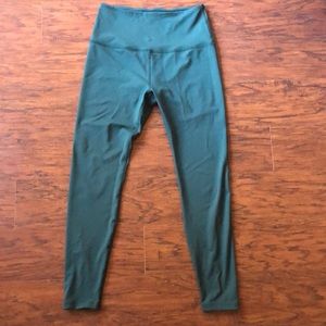 Beyond Yoga Medium green exercise pants